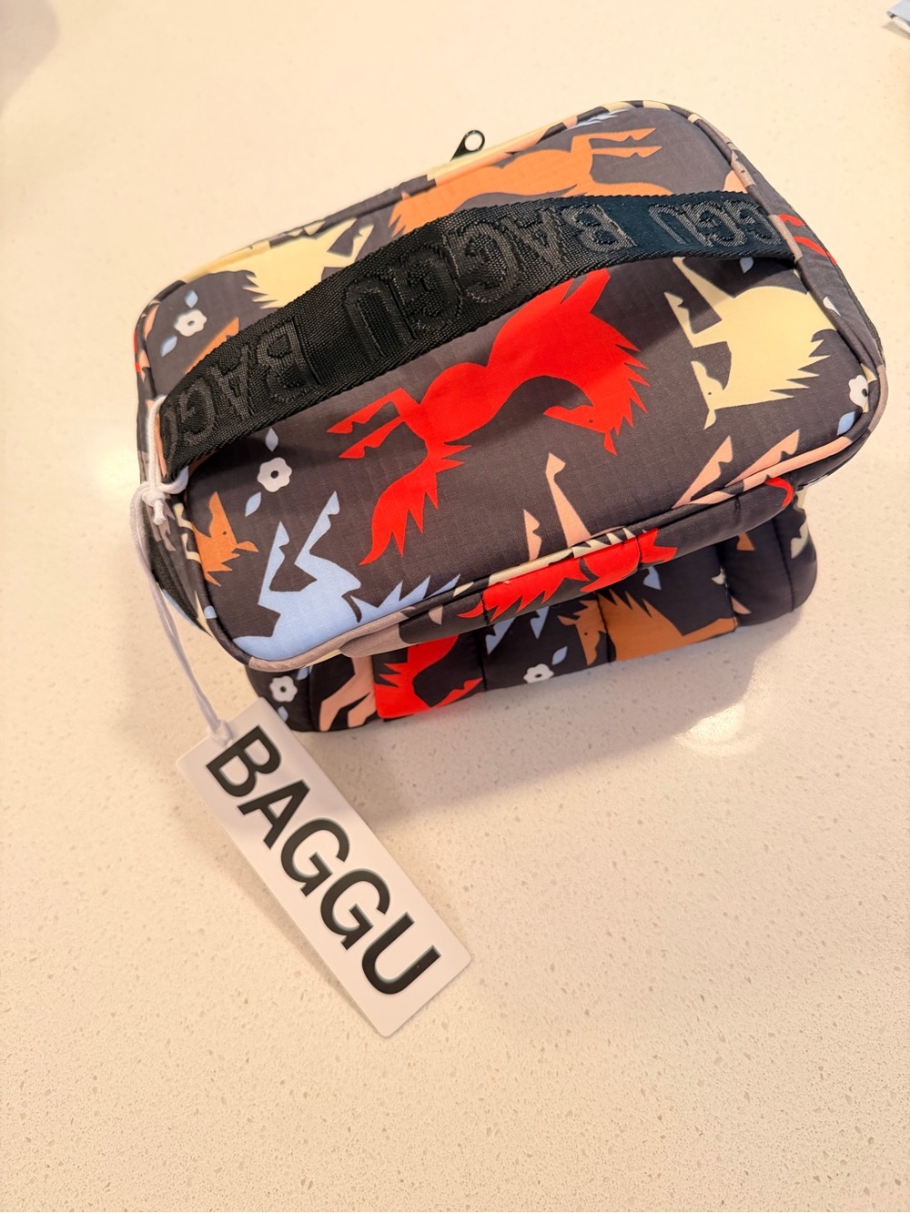 Baggu Puffy Lunch Box in Horse Cut Outs